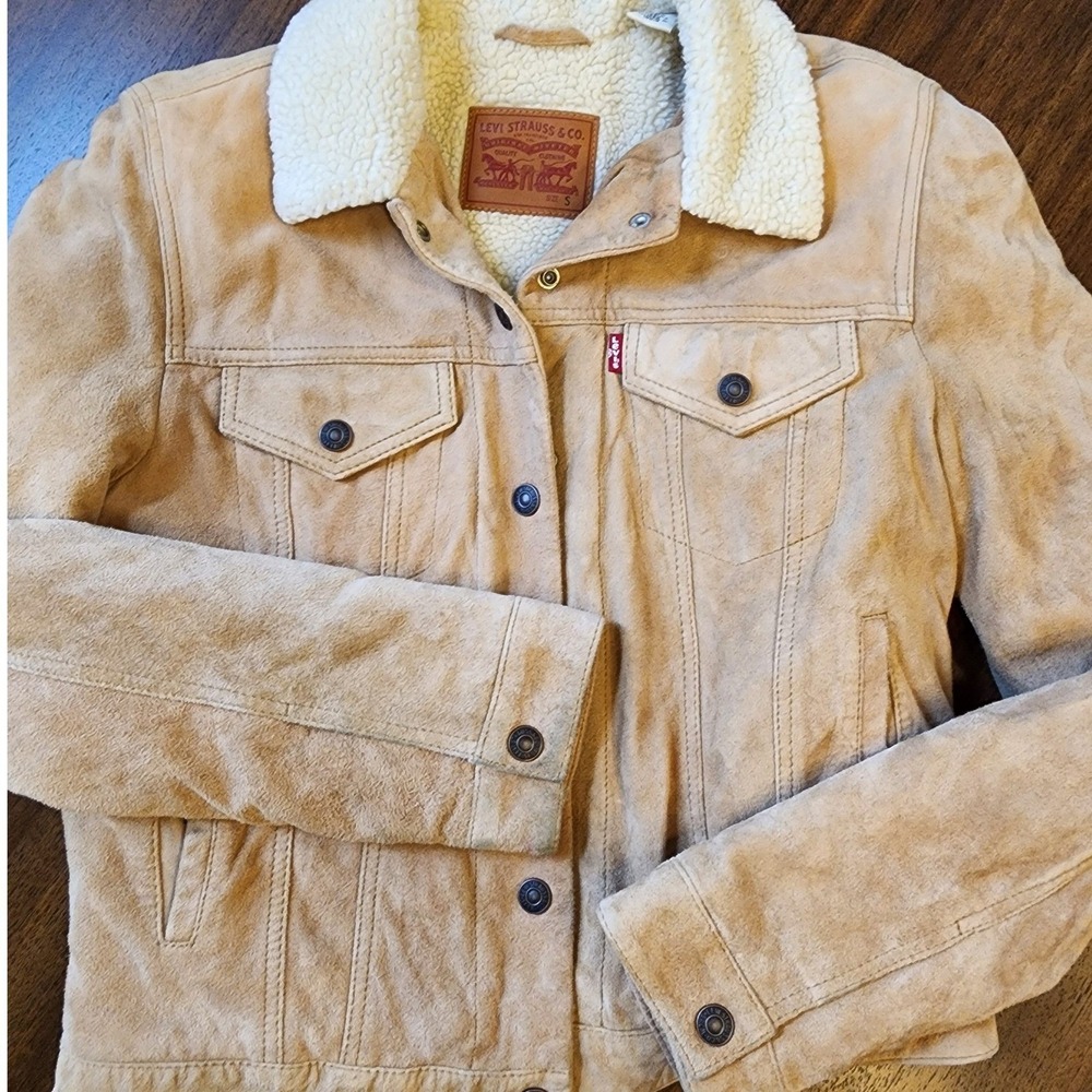 ✨️Levis Premium Goat Suede Leather Sherpa Trucker Jacket. Gritty Boho Earthcore